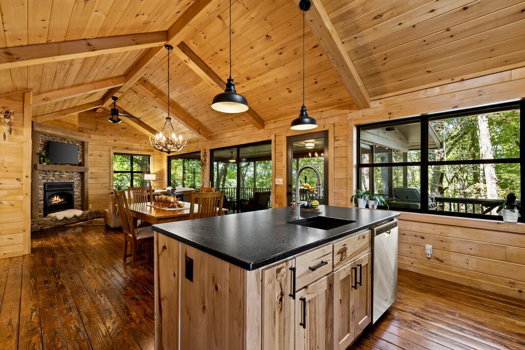 1052 Green Ridge Road