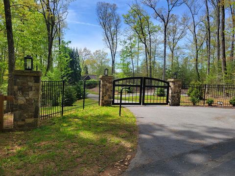 A home in Hayesville