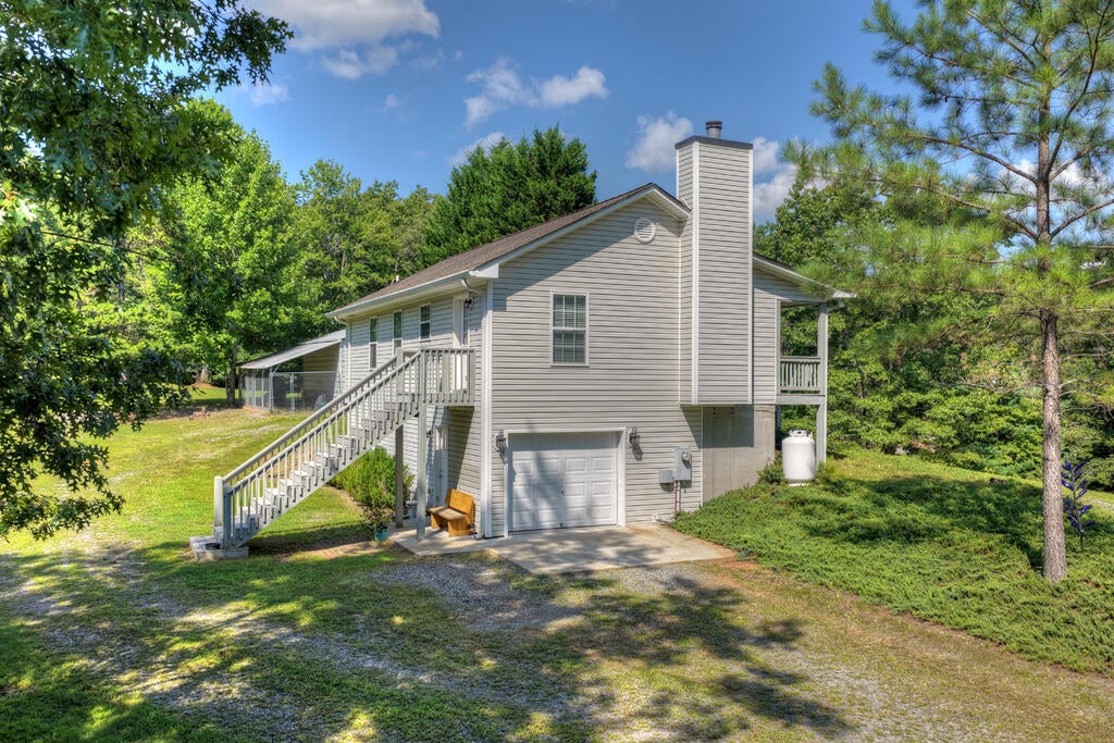 96 Creekside Drive