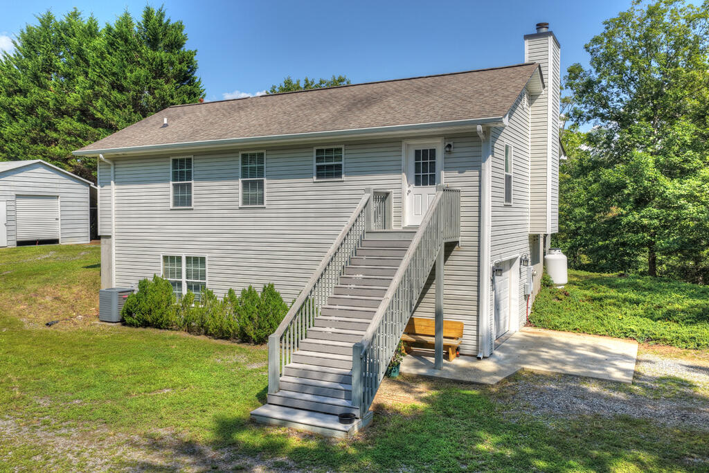 96 Creekside Drive