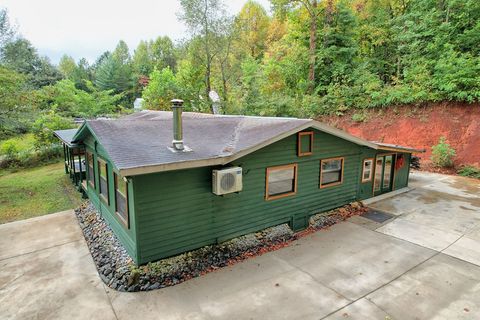 A home in Hiawassee