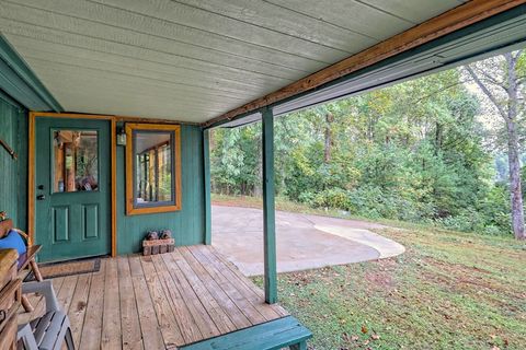 A home in Hiawassee