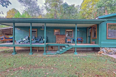 A home in Hiawassee