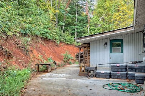 A home in Hiawassee