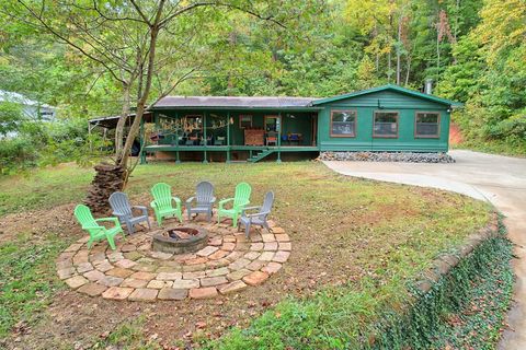 A home in Hiawassee