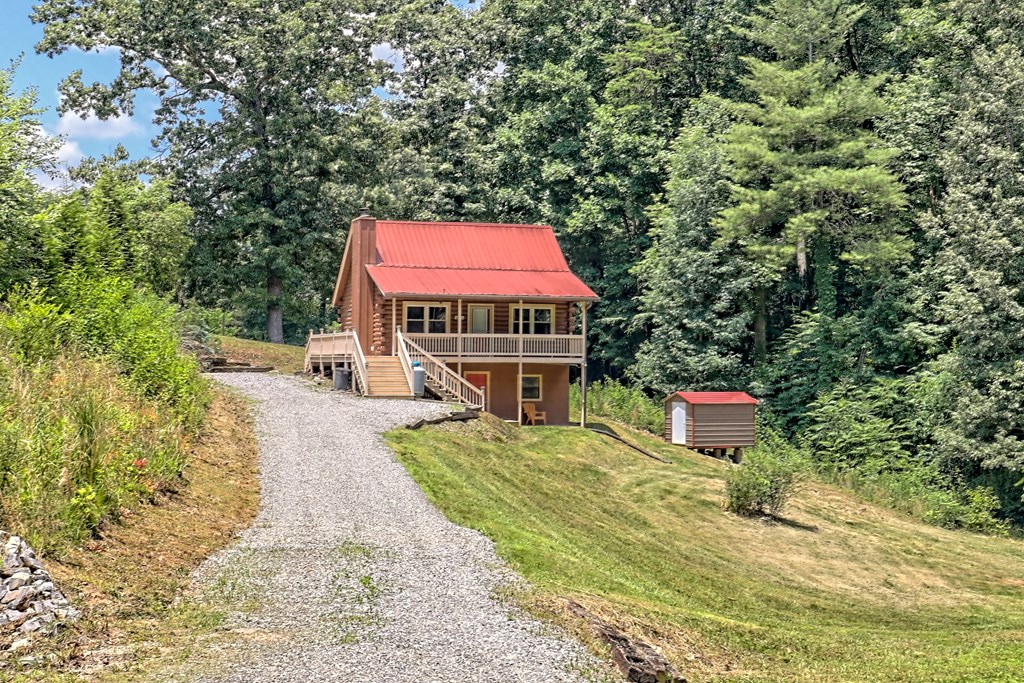 122 Treetop Lane