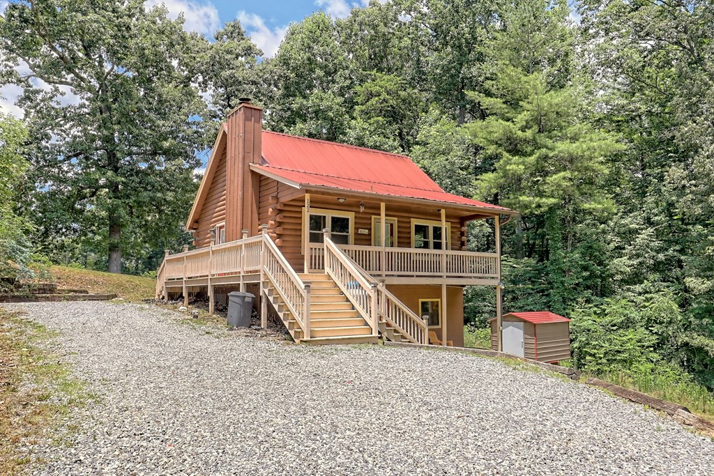 122 Treetop Lane
