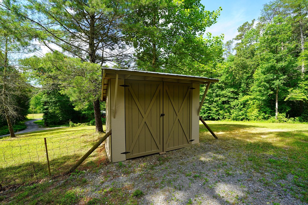 989 New Liberty Road