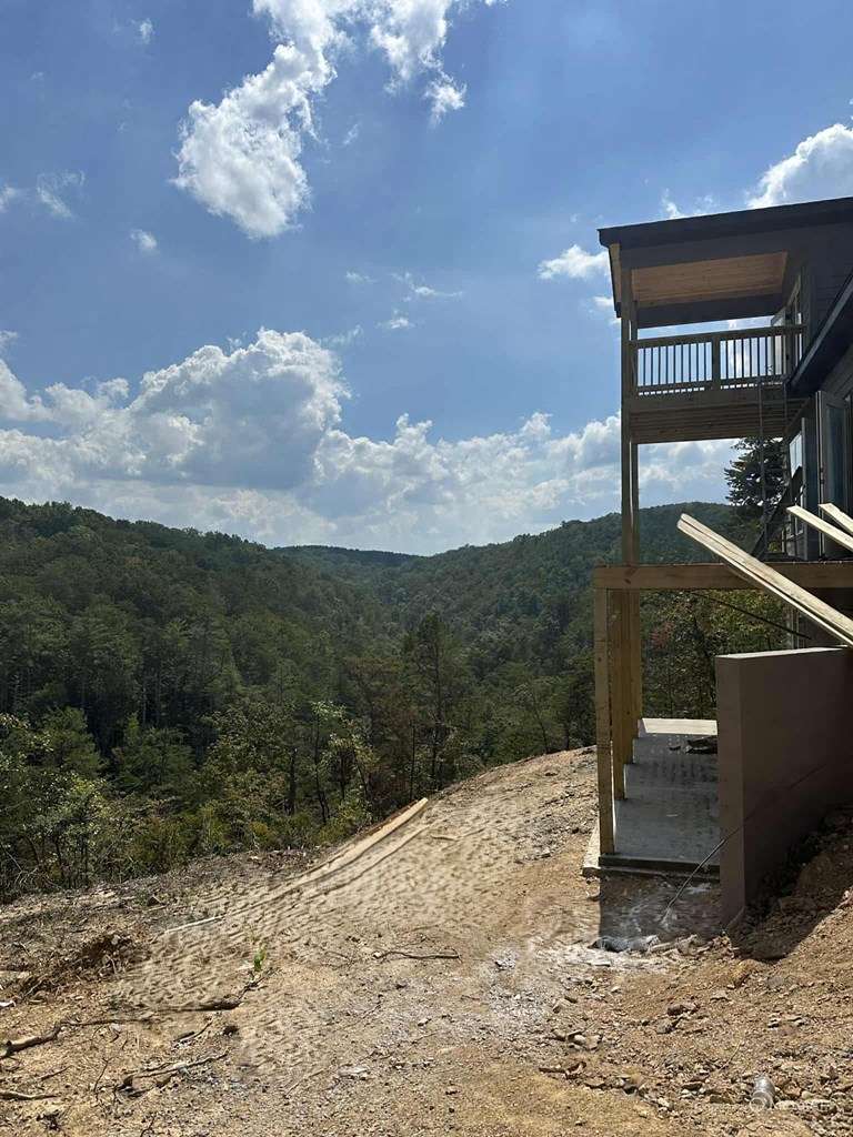 1373 Foxhound Trail Ne