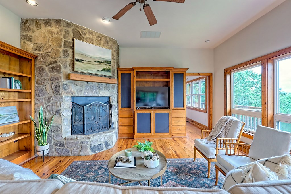 990 Hickory Nut Mountain Rd.