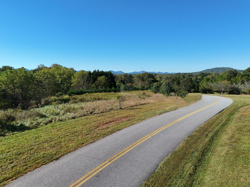 TR 2 Arbor Acres Farm Road