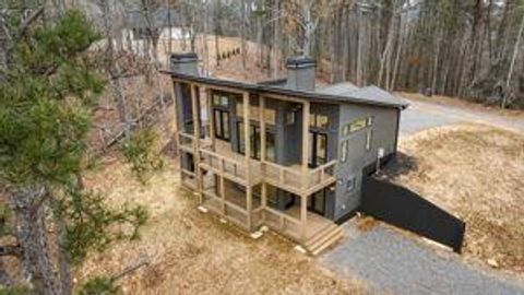 A home in Mineral Bluff