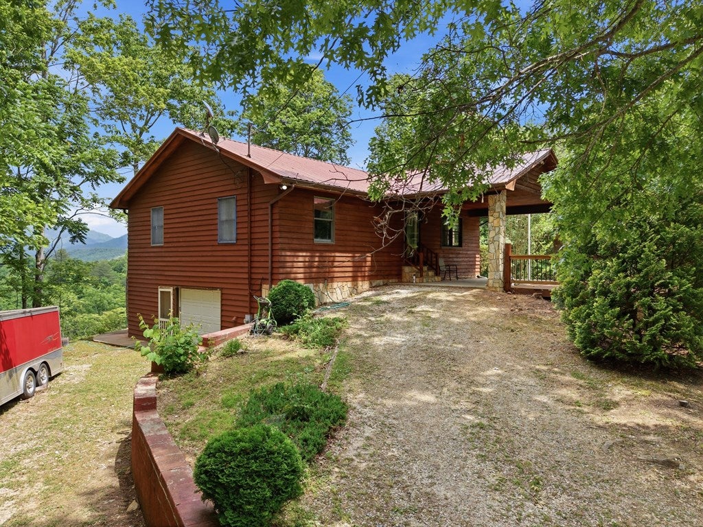 256 Hillside Lane