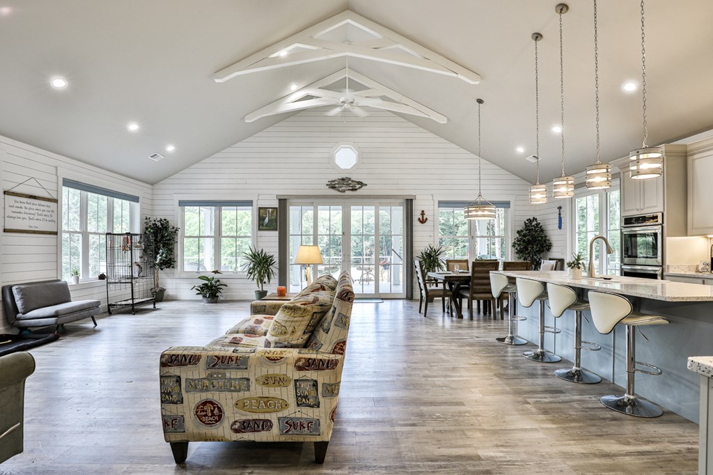 682 Tanglewood Lane