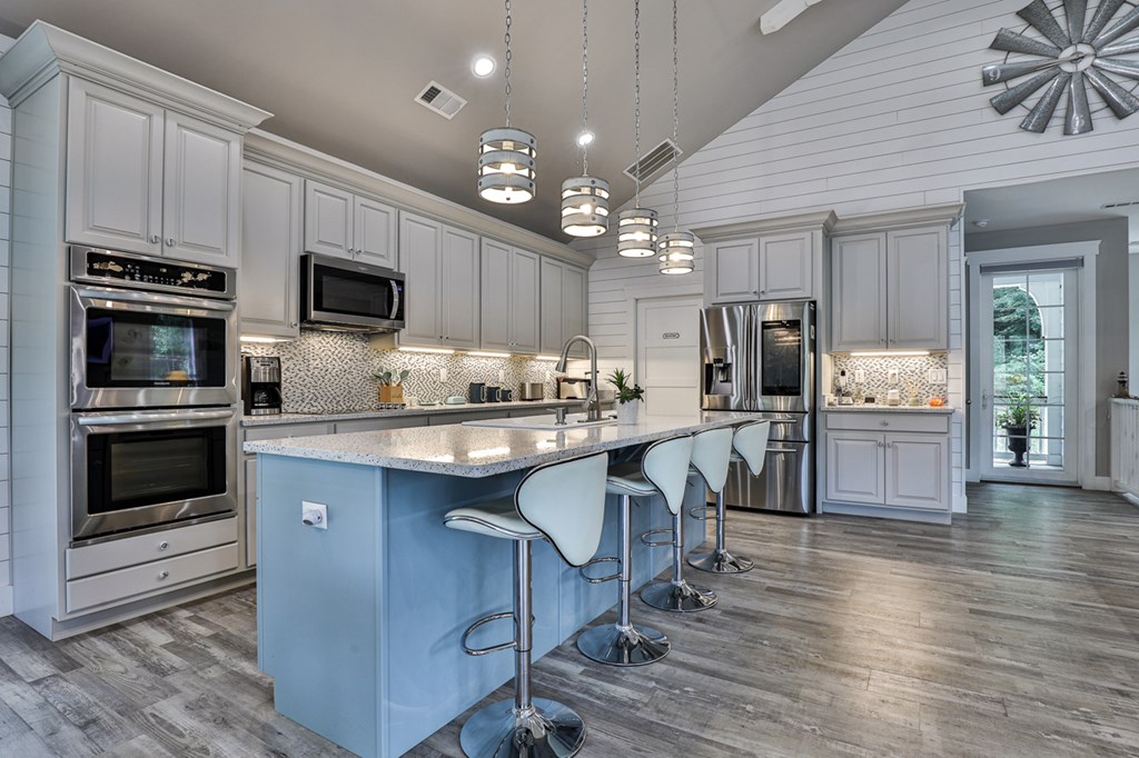 682 Tanglewood Lane