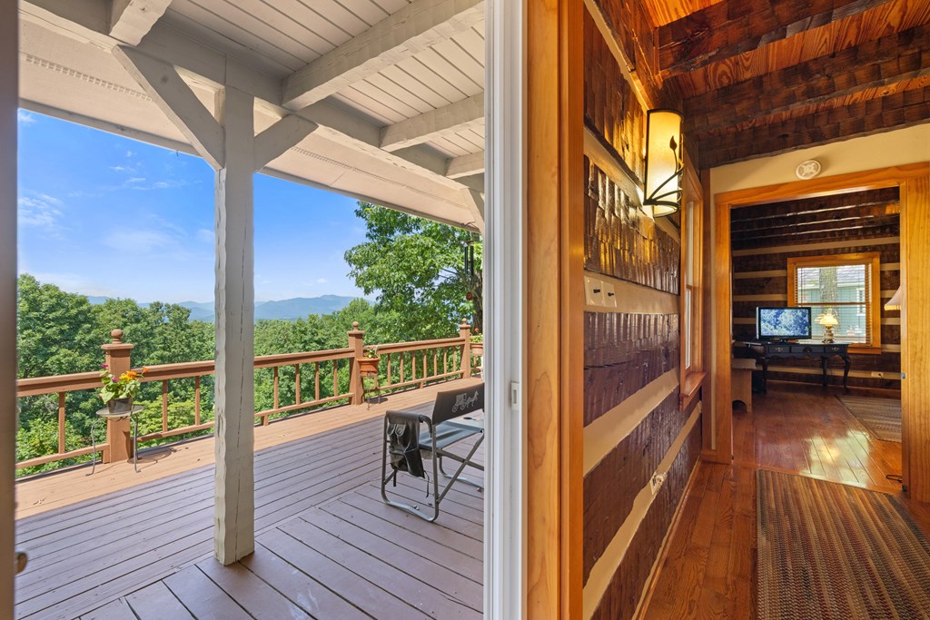 1077 Frog Pond Road