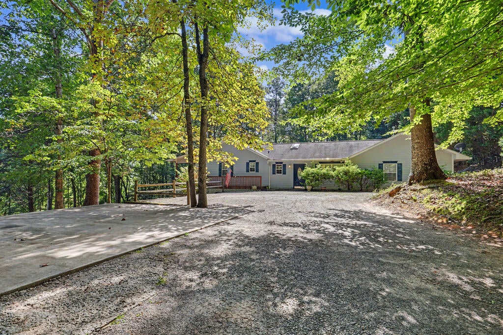6961 Woodlake Circle