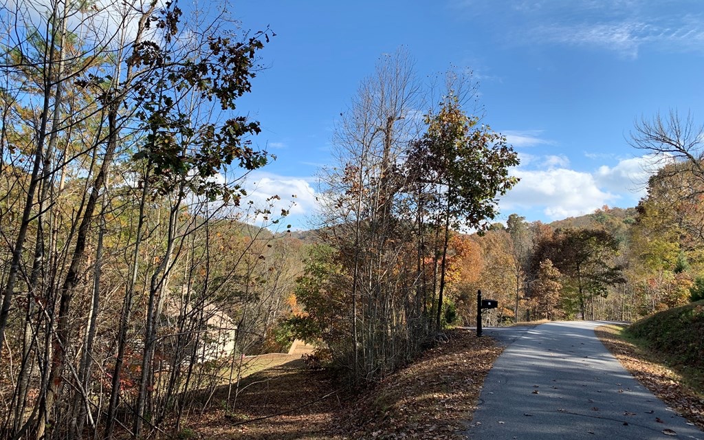 25 Mountain Knoll Lane