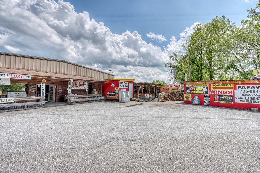 11026 Hwy 325 Papaw's Bbq