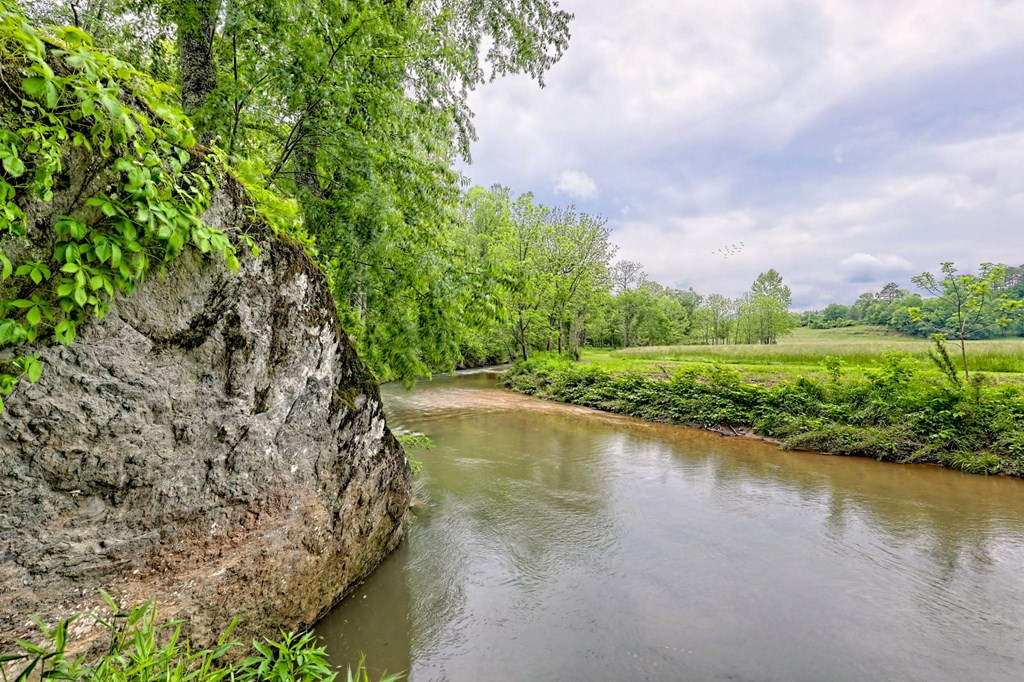 6487 Old Hwy 64 W