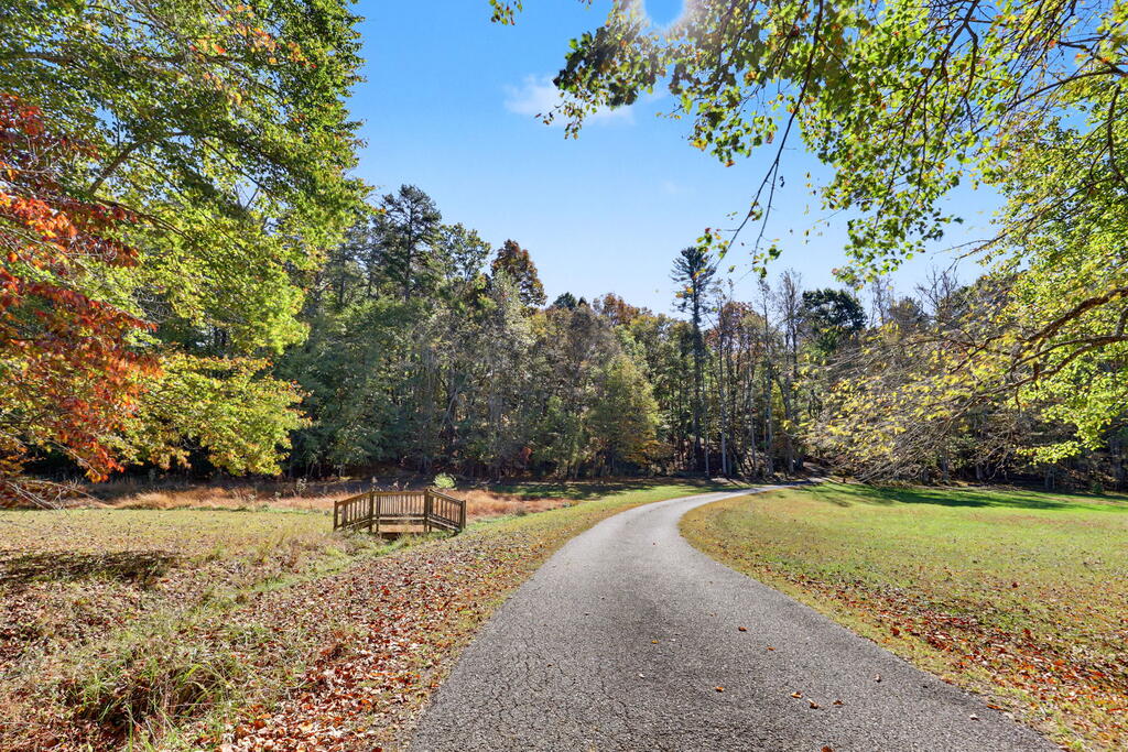 1110 Rocky Top Road