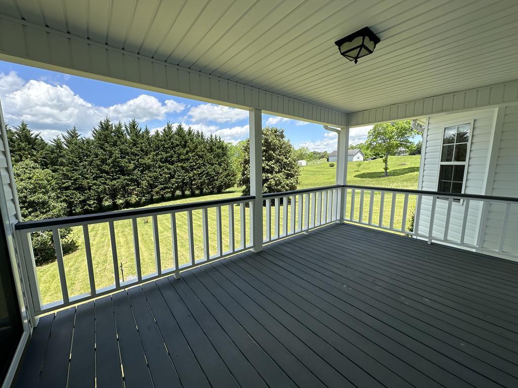3273 Ivy Log Road