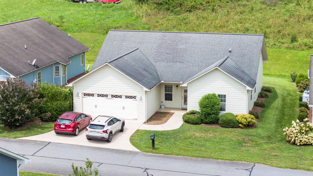 53 Riverwalk Circle