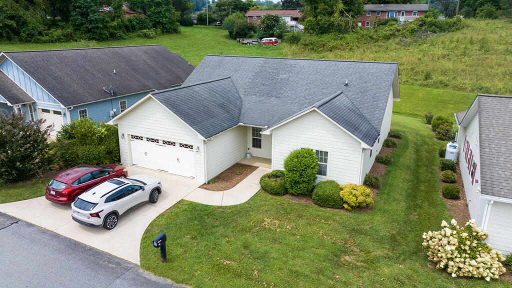 53 Riverwalk Circle
