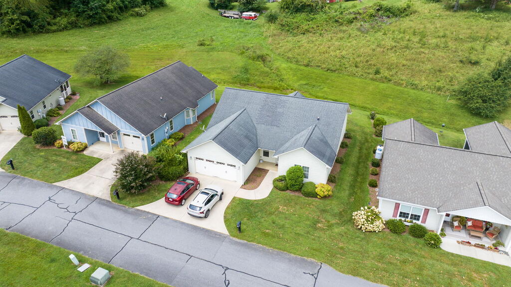 53 Riverwalk Circle
