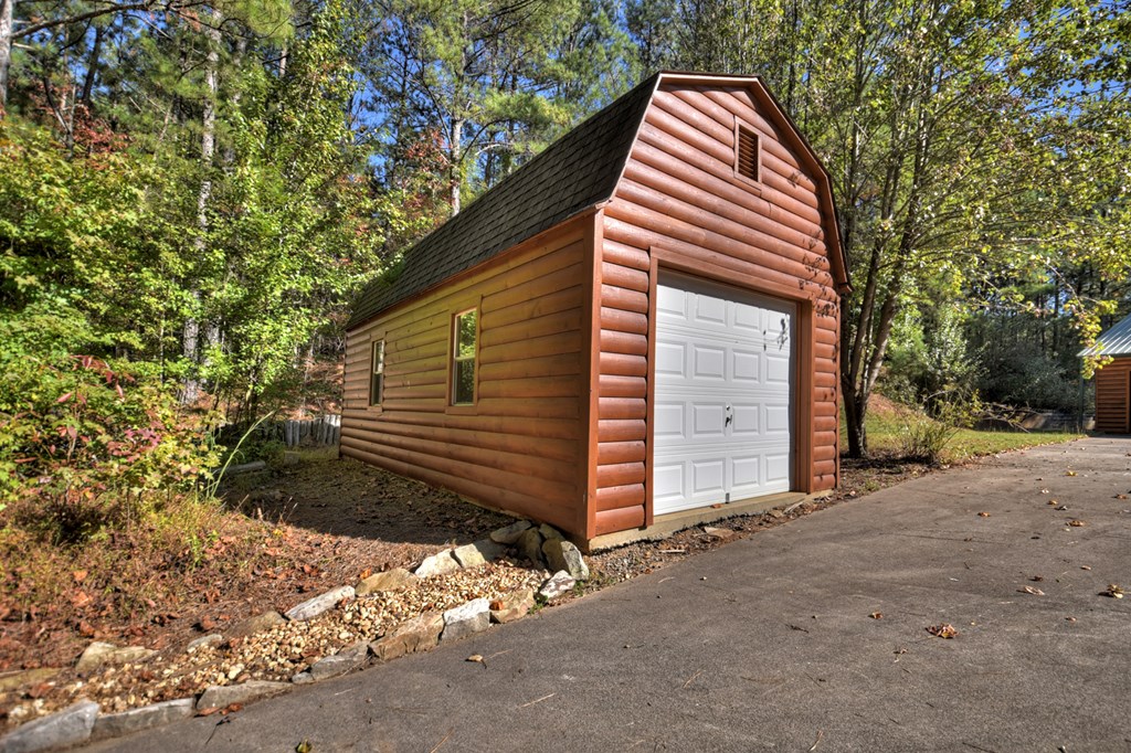 125 Pine View Lane