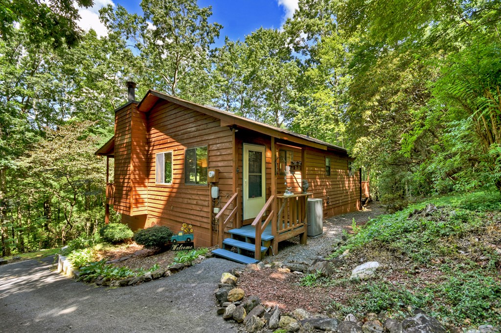 221 Chatto Loop Road