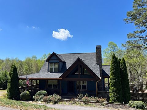 A home in Hiawassee