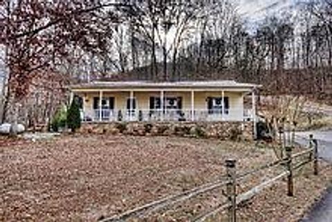 A home in Hiawassee