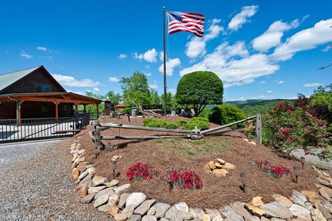 A home in Hiawassee