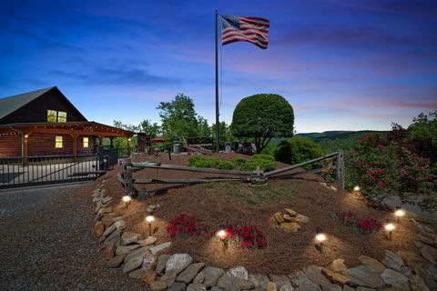 A home in Hiawassee