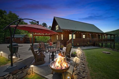 A home in Hiawassee