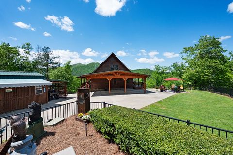 A home in Hiawassee