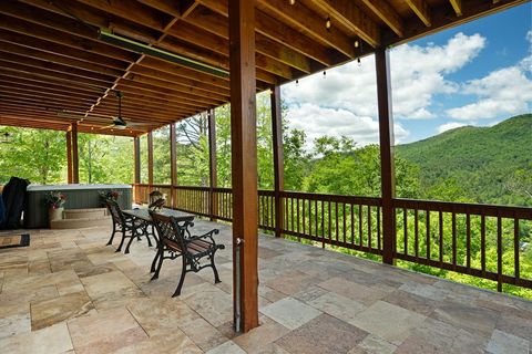 A home in Hiawassee