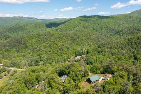 A home in Hiawassee