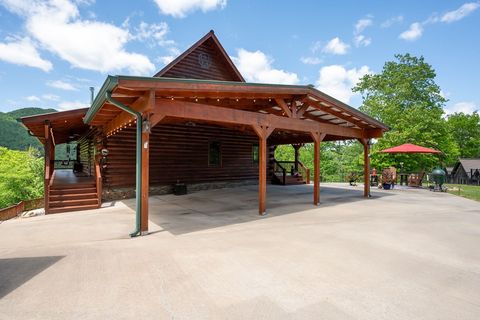 A home in Hiawassee