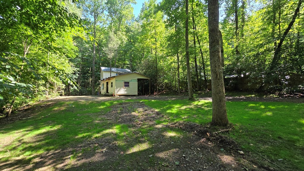 1536 Creek Road