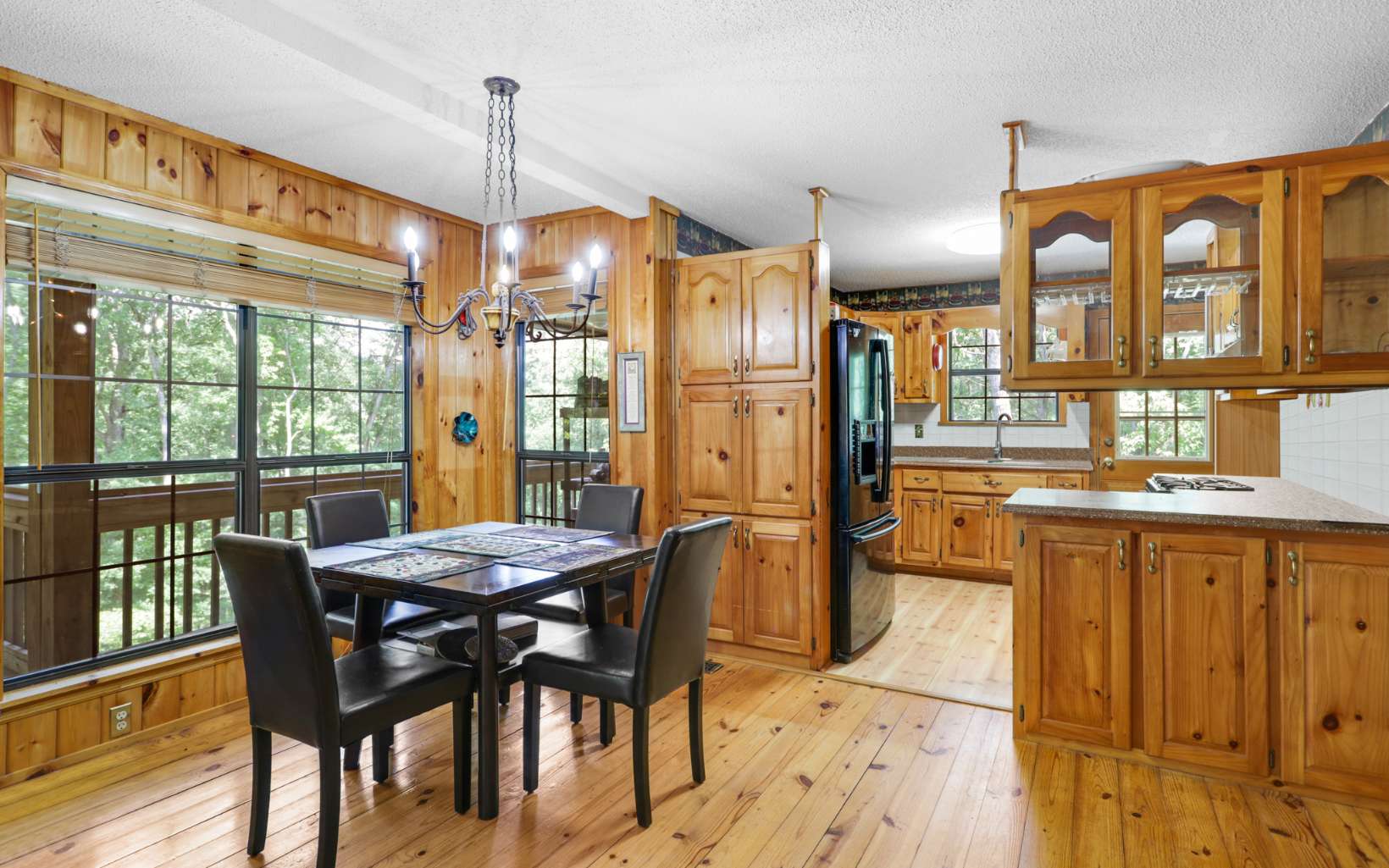 2281 Cashes Valley Road