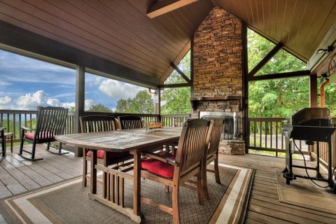 A home in Mineral Bluff