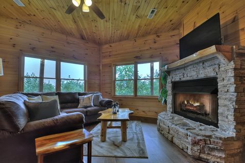 A home in Mineral Bluff