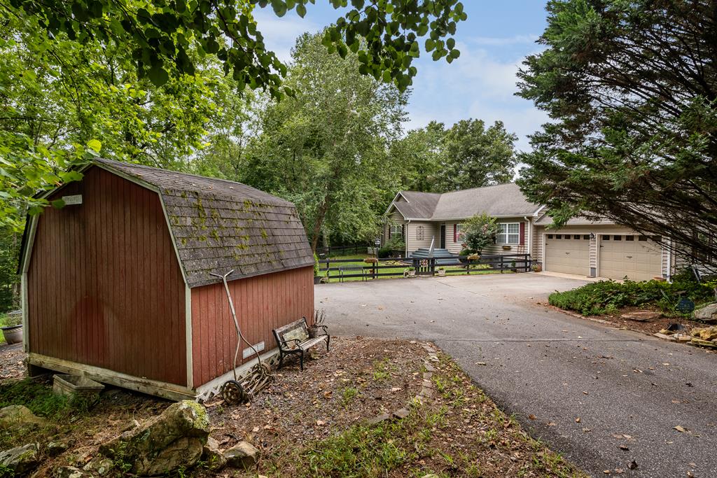 112 Deer Ridge Drive