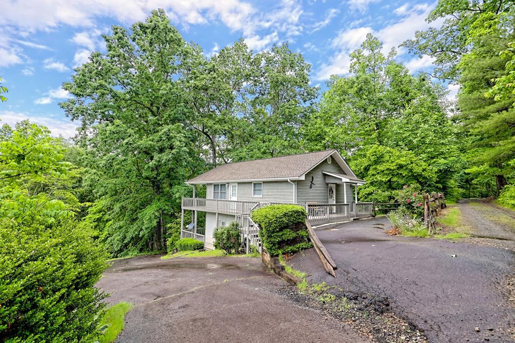 985 Vista Lane