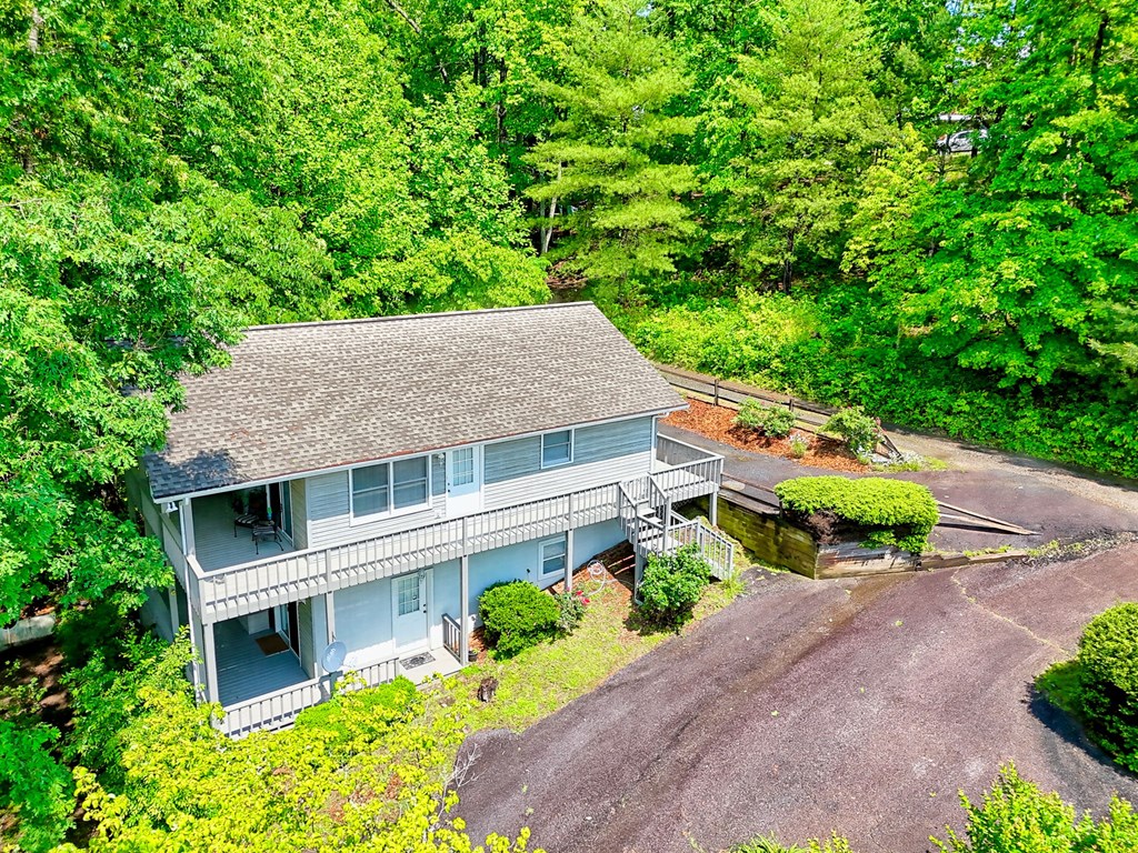985 Vista Lane