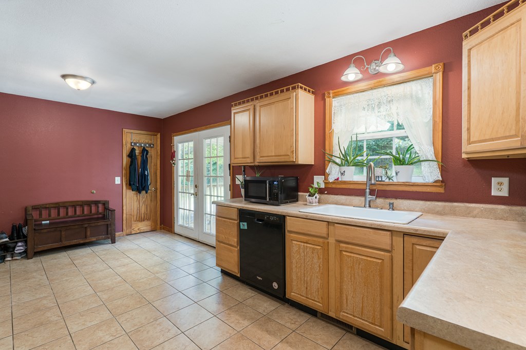 208 Oak Forest Circle