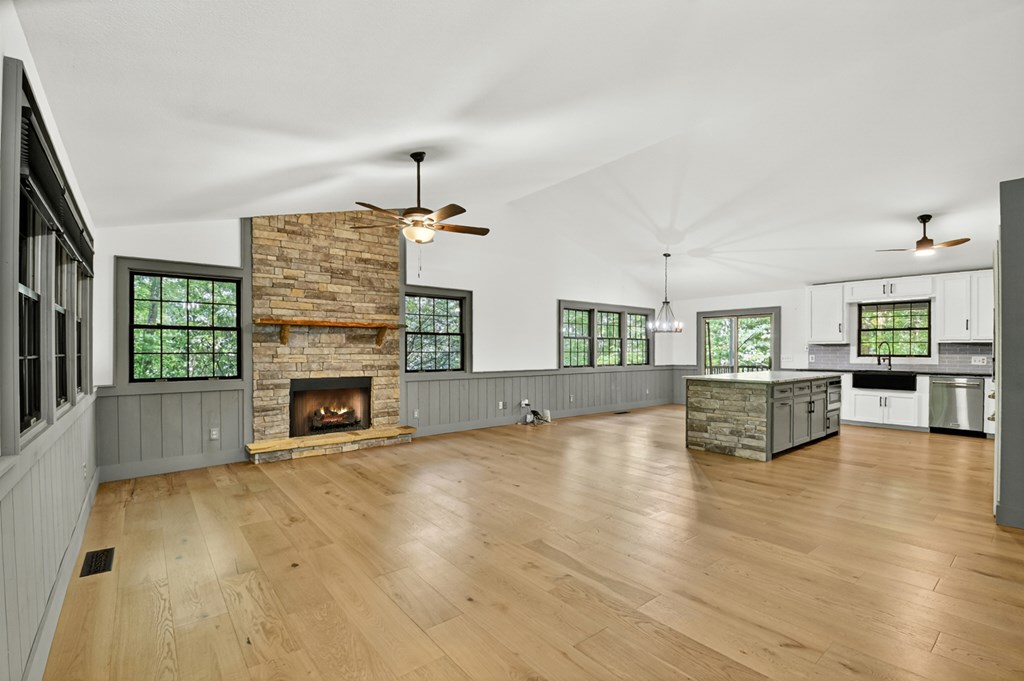 37 River Ridge