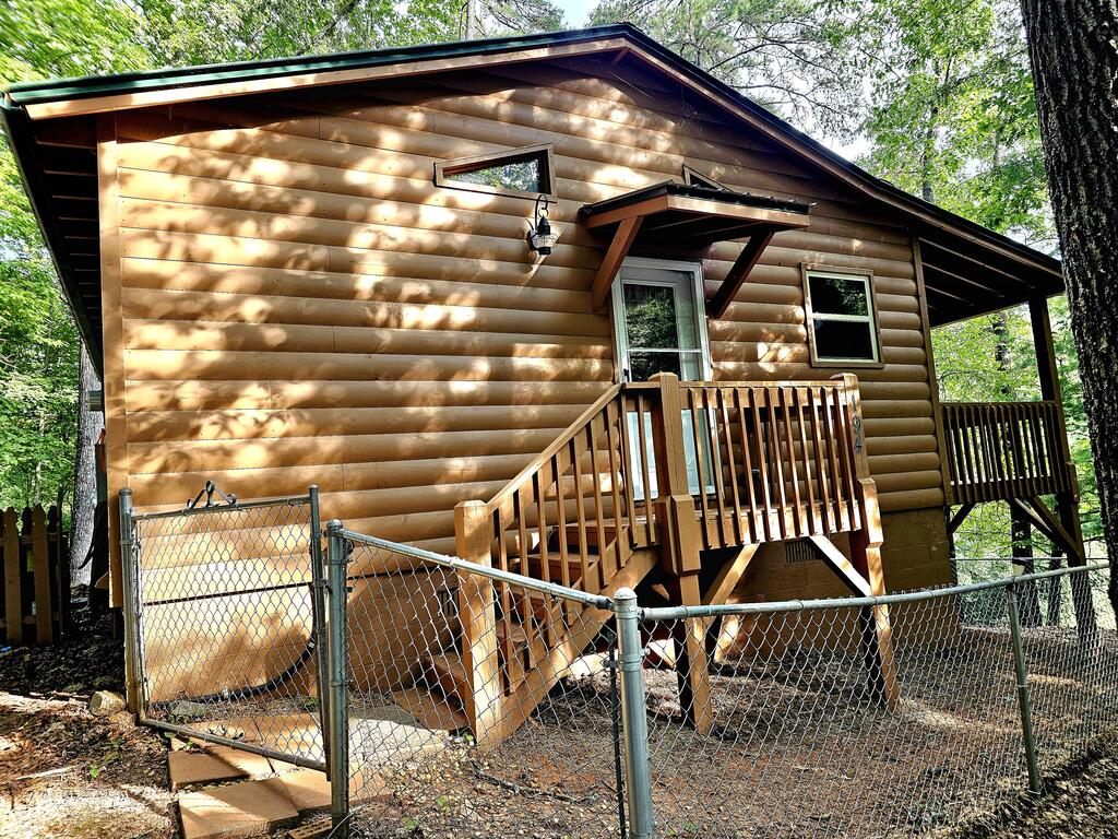 194 Leonard Lane